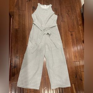 Striped Summer Crewneck Romper Jumpsuit. Womens size M, grey and white striped.